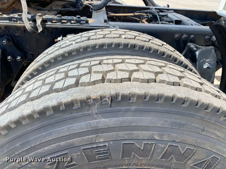 image for item DI7814 2015 Freightliner Cascadia  semi truck