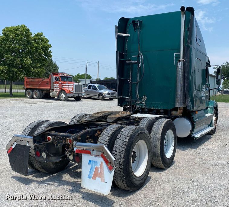 image for item DI7818 1999 Freightliner Century Class  semi truck