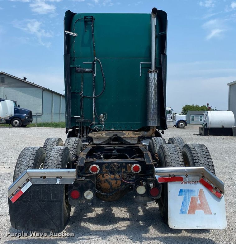 image for item DI7818 1999 Freightliner Century Class  semi truck