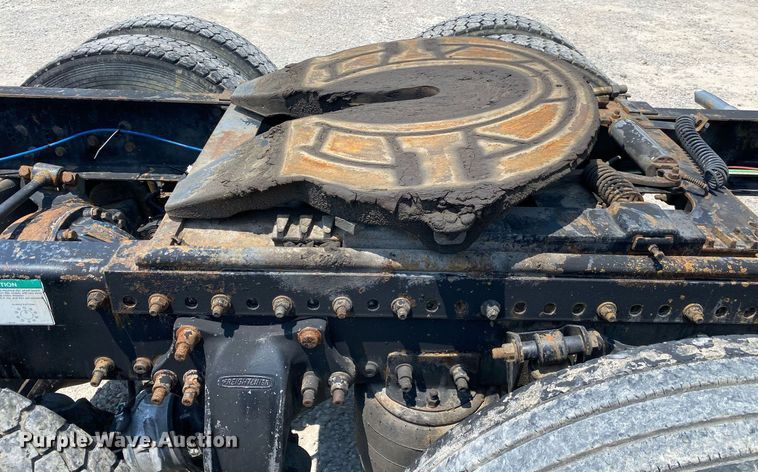 image for item DI7818 1999 Freightliner Century Class  semi truck