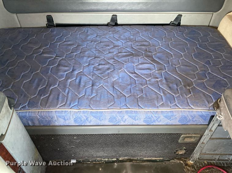 image for item DI7818 1999 Freightliner Century Class  semi truck