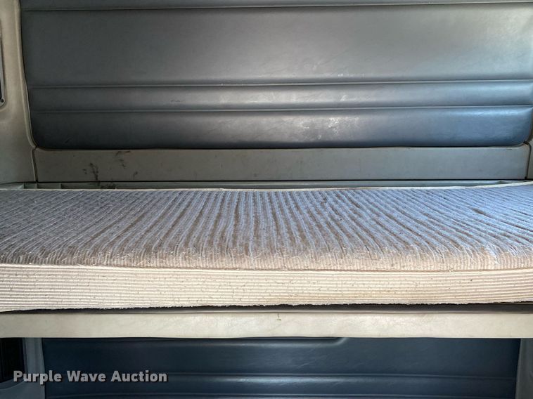 image for item DI7818 1999 Freightliner Century Class  semi truck