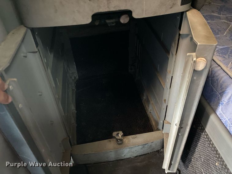 image for item DI7818 1999 Freightliner Century Class  semi truck