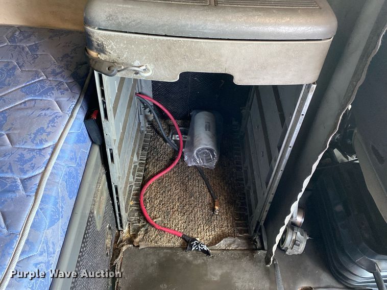 image for item DI7818 1999 Freightliner Century Class  semi truck