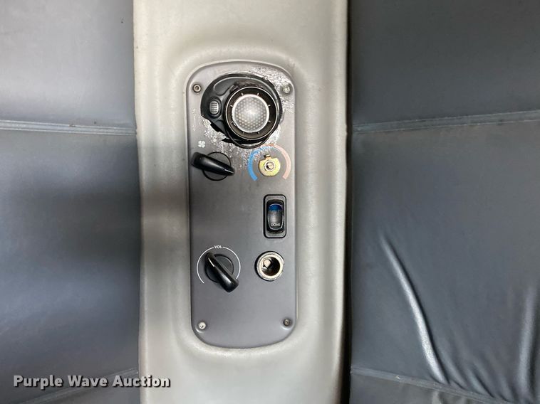 image for item DI7818 1999 Freightliner Century Class  semi truck