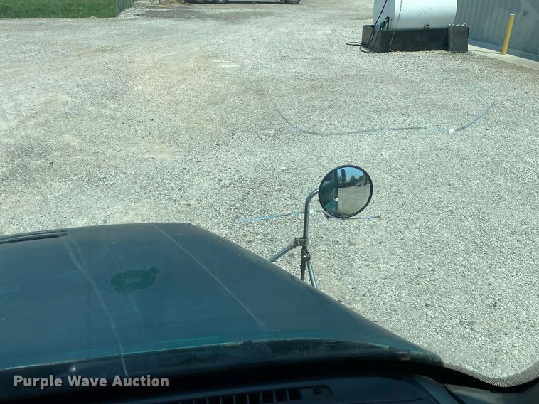 image for item DI7818 1999 Freightliner Century Class  semi truck