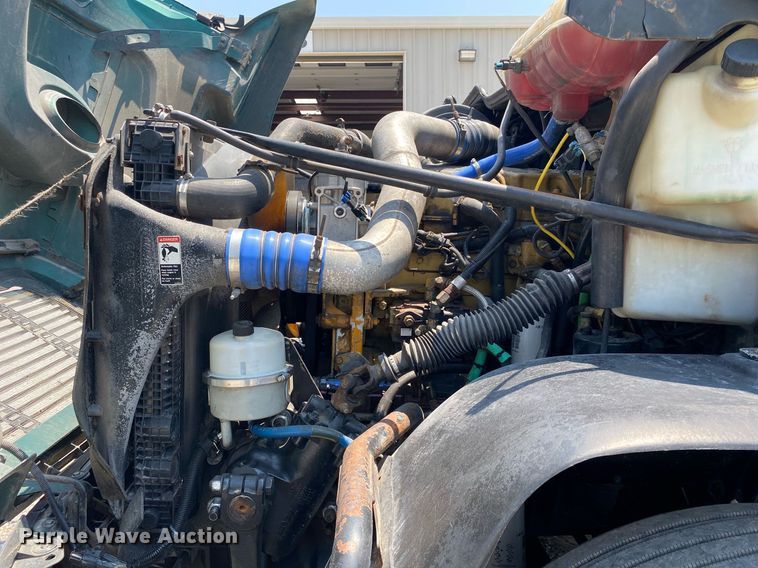 image for item DI7818 1999 Freightliner Century Class  semi truck