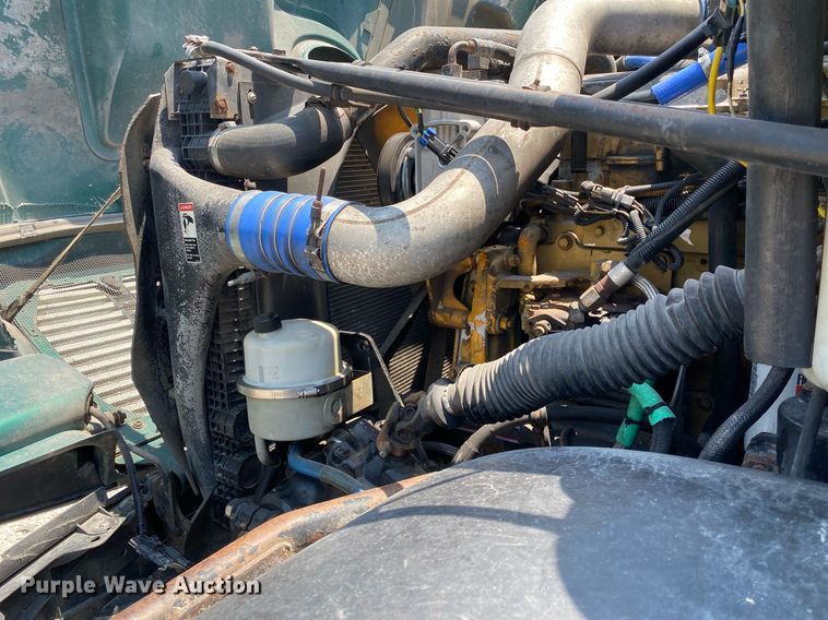 image for item DI7818 1999 Freightliner Century Class  semi truck