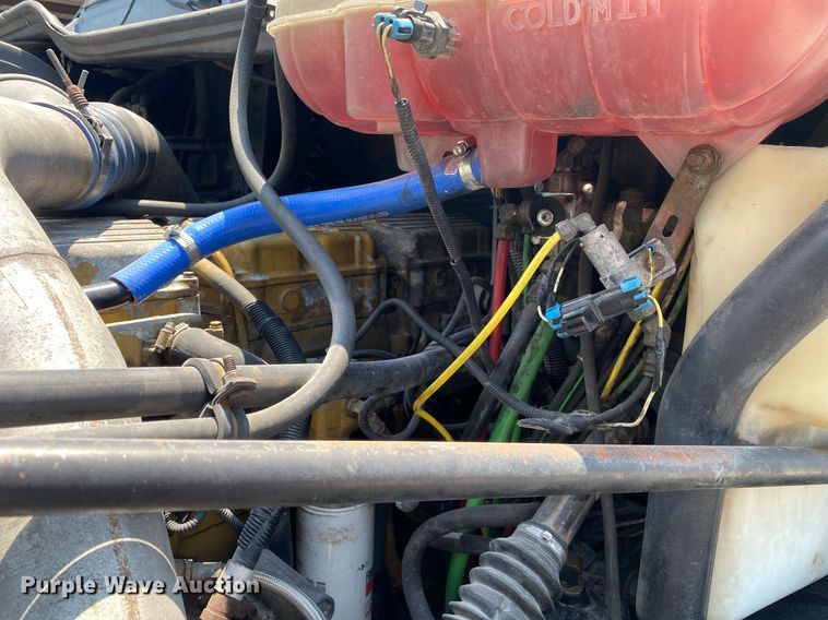 image for item DI7818 1999 Freightliner Century Class  semi truck