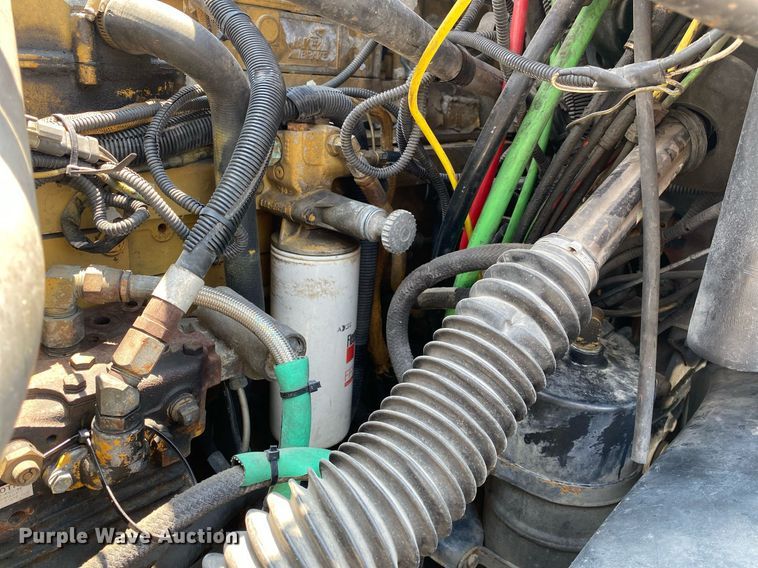 image for item DI7818 1999 Freightliner Century Class  semi truck