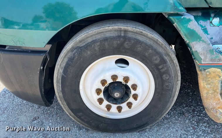 image for item DI7818 1999 Freightliner Century Class  semi truck