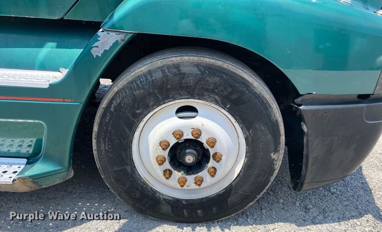 image for item DI7818 1999 Freightliner Century Class  semi truck