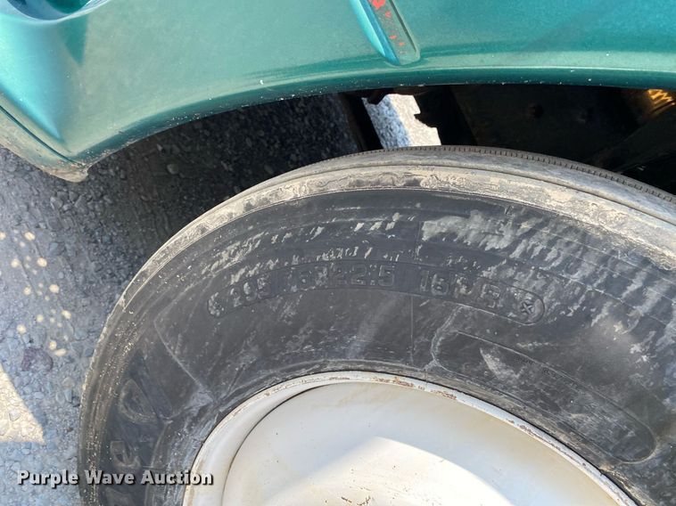 image for item DI7818 1999 Freightliner Century Class  semi truck