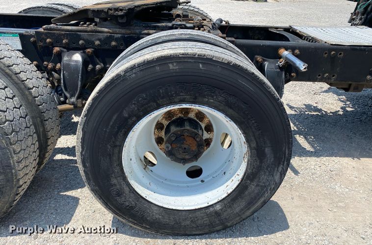 image for item DI7818 1999 Freightliner Century Class  semi truck