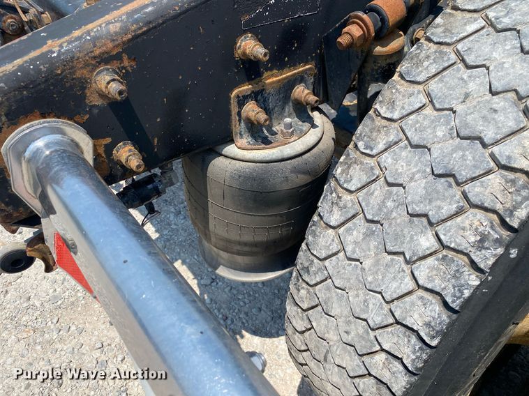 image for item DI7818 1999 Freightliner Century Class  semi truck