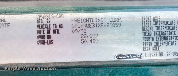 image for item DI7818 1999 Freightliner Century Class  semi truck