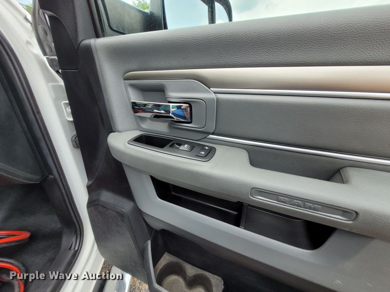 image for item DK1896 2015 Dodge Ram 5500 SLT  rollback truck