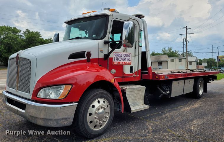 image for item DK1897 2015 Kenworth T270  rollback truck