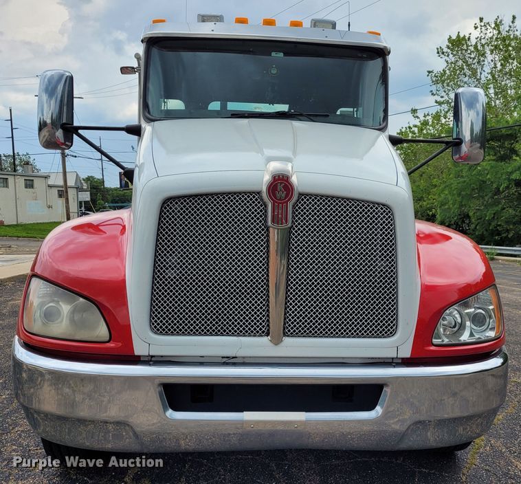 image for item DK1897 2015 Kenworth T270  rollback truck