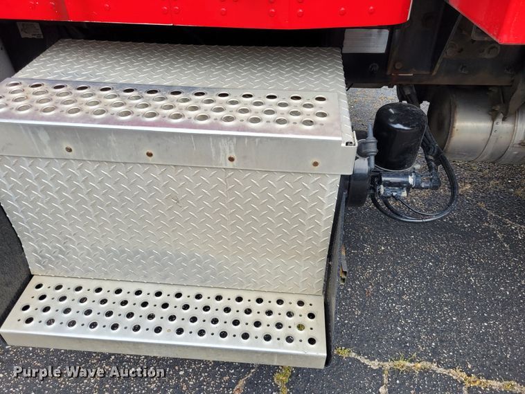 image for item DK1897 2015 Kenworth T270  rollback truck