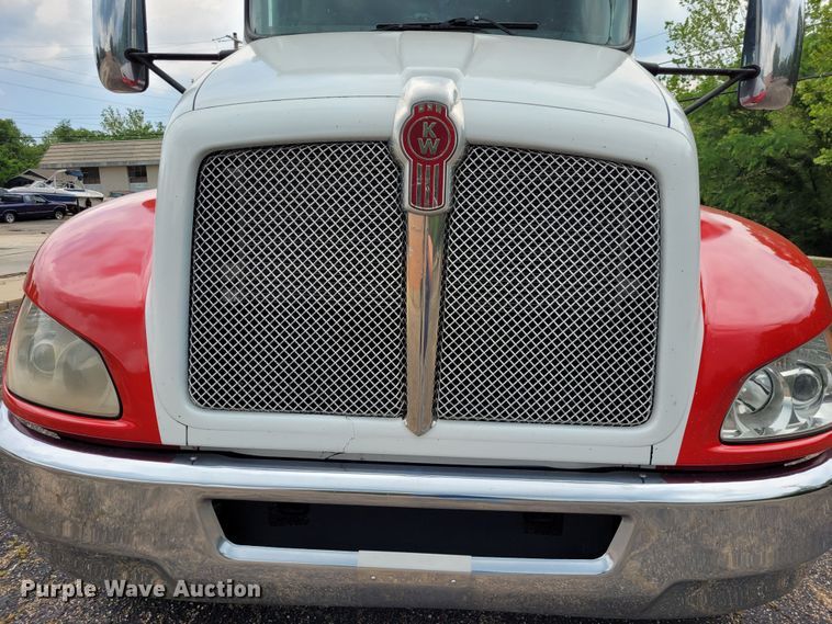 image for item DK1897 2015 Kenworth T270  rollback truck