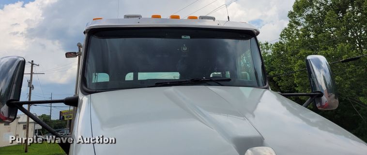 image for item DK1897 2015 Kenworth T270  rollback truck