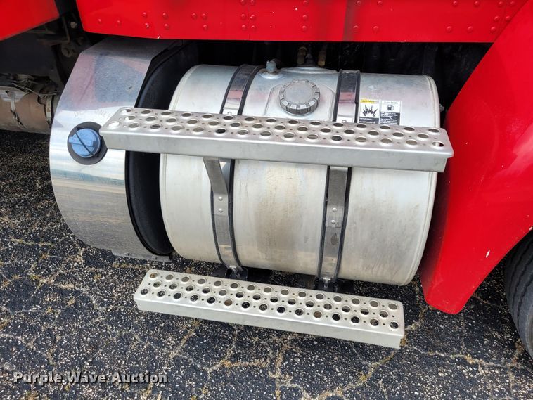 image for item DK1897 2015 Kenworth T270  rollback truck