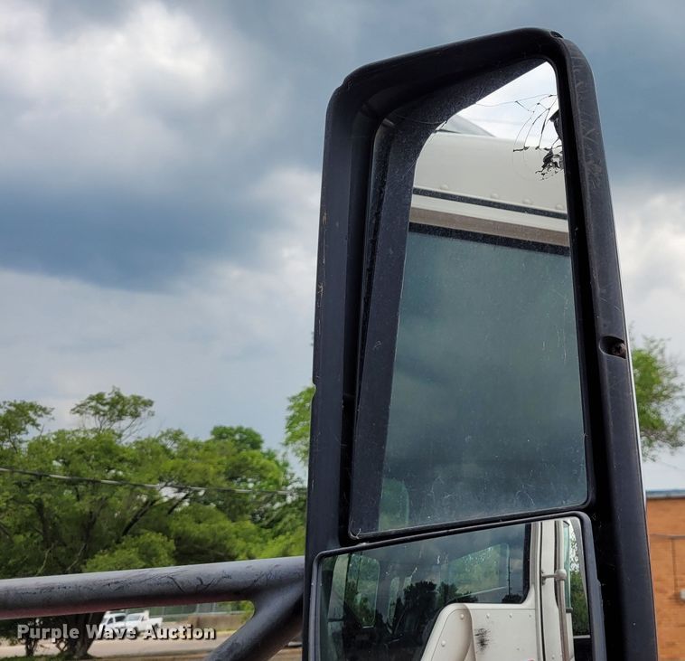 image for item DK1897 2015 Kenworth T270  rollback truck