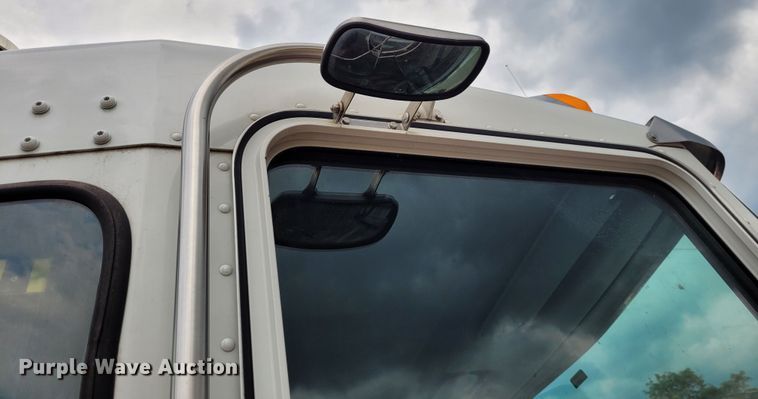 image for item DK1897 2015 Kenworth T270  rollback truck