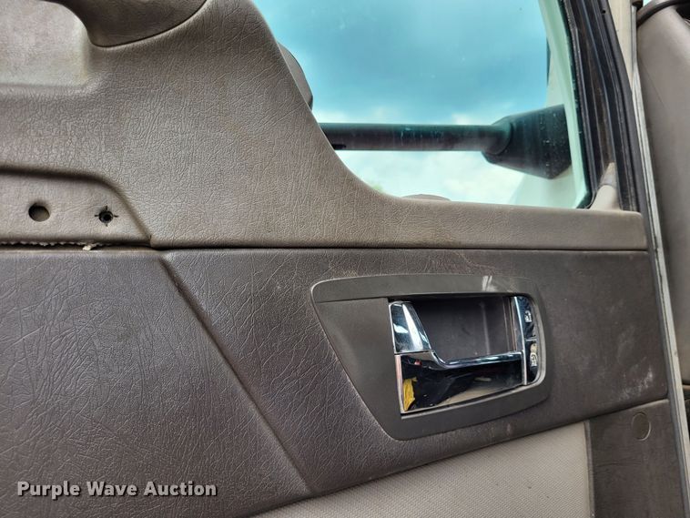 image for item DK1897 2015 Kenworth T270  rollback truck