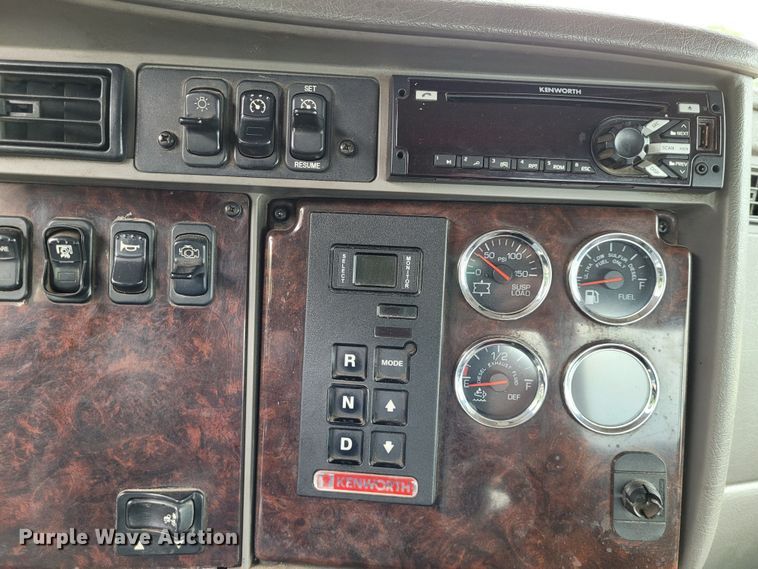 image for item DK1897 2015 Kenworth T270  rollback truck