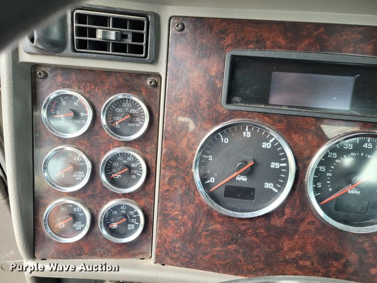 image for item DK1897 2015 Kenworth T270  rollback truck