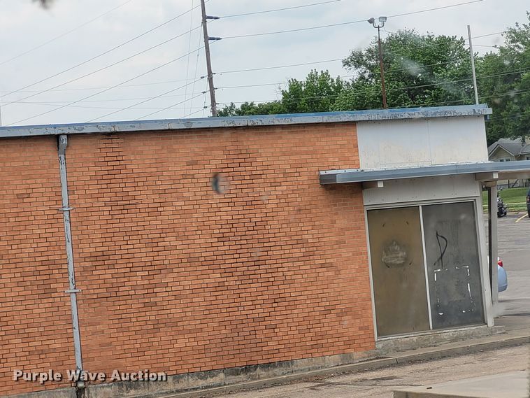 image for item DK1897 2015 Kenworth T270  rollback truck