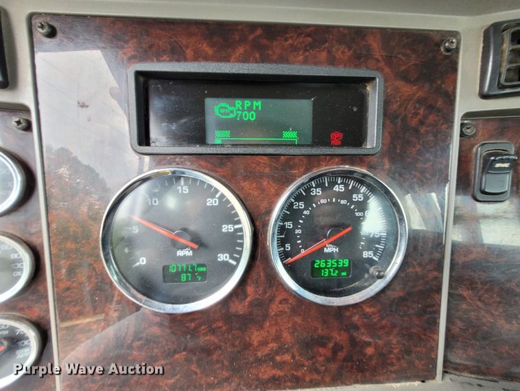 image for item DK1897 2015 Kenworth T270  rollback truck