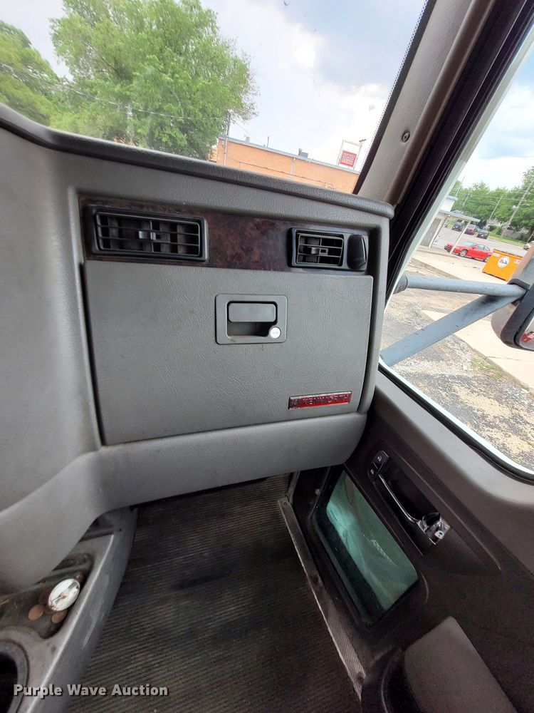 image for item DK1897 2015 Kenworth T270  rollback truck