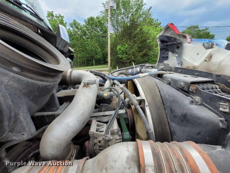 image for item DK1897 2015 Kenworth T270  rollback truck