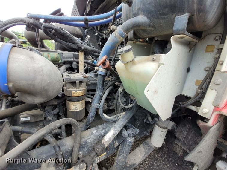 image for item DK1897 2015 Kenworth T270  rollback truck