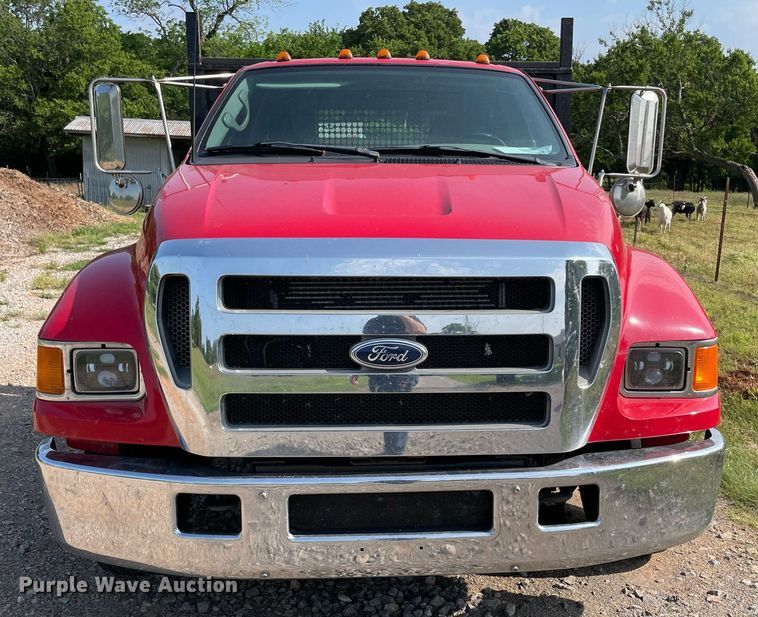 image for item DM0253 2006 Ford F650 Super Duty  flatbed truck