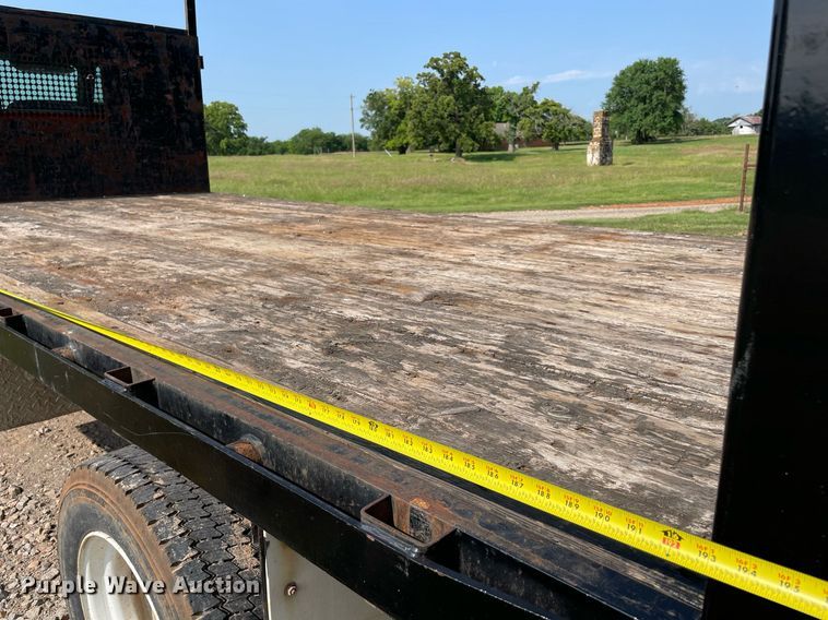 image for item DM0253 2006 Ford F650 Super Duty  flatbed truck