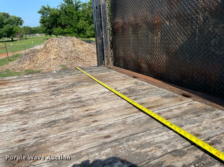 image for item DM0253 2006 Ford F650 Super Duty  flatbed truck