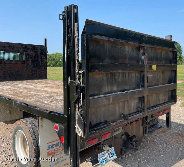 image for item DM0253 2006 Ford F650 Super Duty  flatbed truck