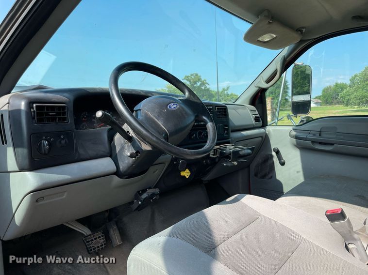 image for item DM0253 2006 Ford F650 Super Duty  flatbed truck