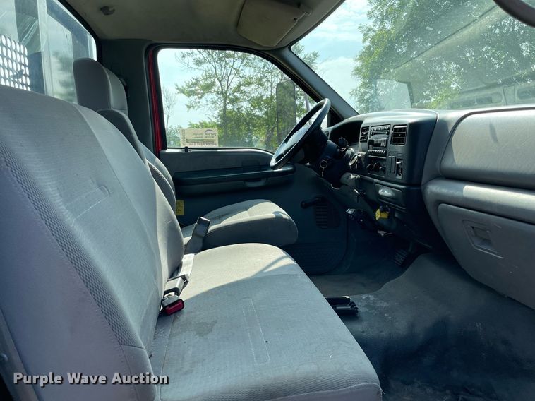 image for item DM0253 2006 Ford F650 Super Duty  flatbed truck