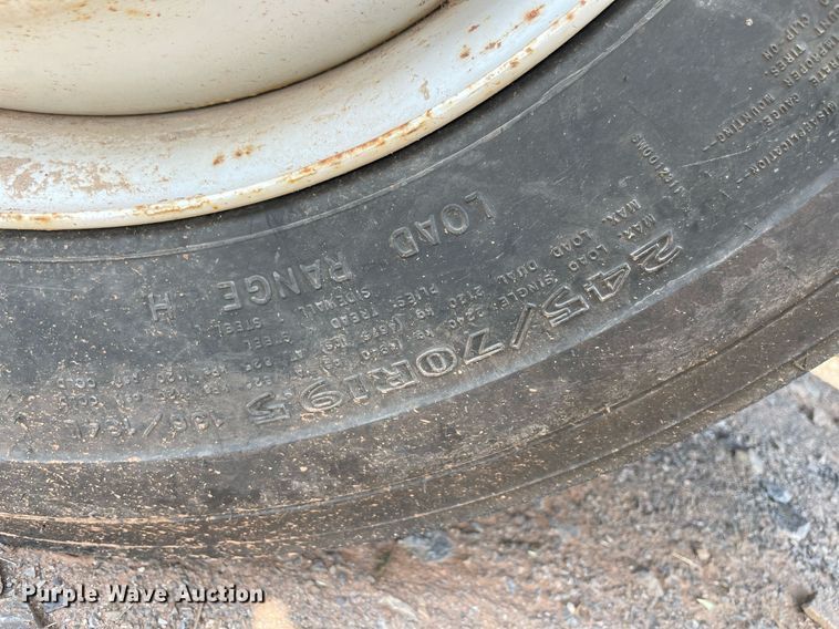 image for item DM0253 2006 Ford F650 Super Duty  flatbed truck