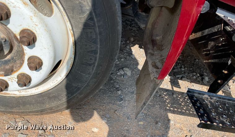 image for item DM0253 2006 Ford F650 Super Duty  flatbed truck