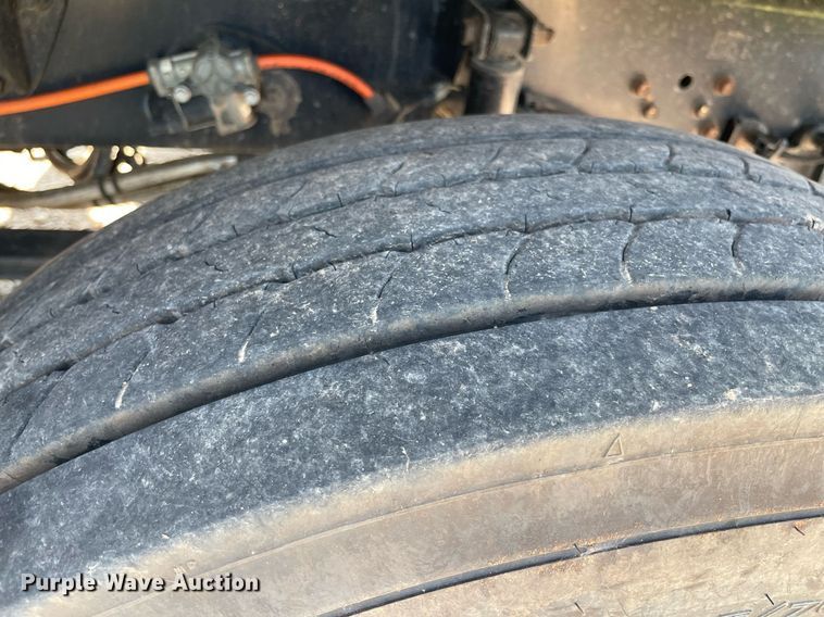 image for item DM0253 2006 Ford F650 Super Duty  flatbed truck