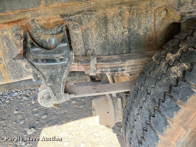 image for item DM0253 2006 Ford F650 Super Duty  flatbed truck