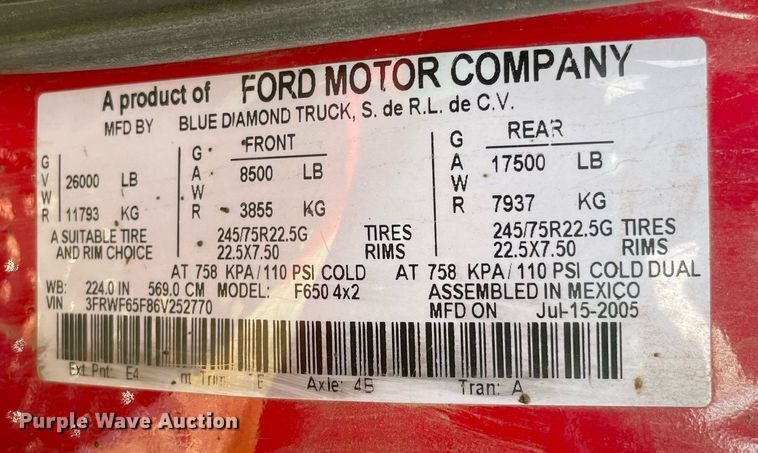 image for item DM0253 2006 Ford F650 Super Duty  flatbed truck