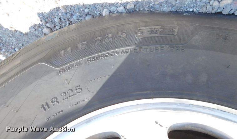 image for item DM2566 2020 Peterbilt 389  semi truck