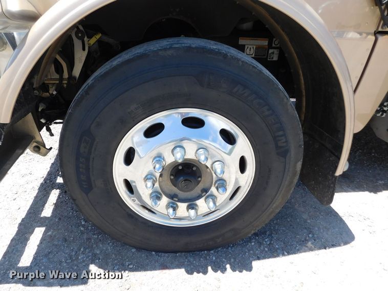 image for item DM2566 2020 Peterbilt 389  semi truck